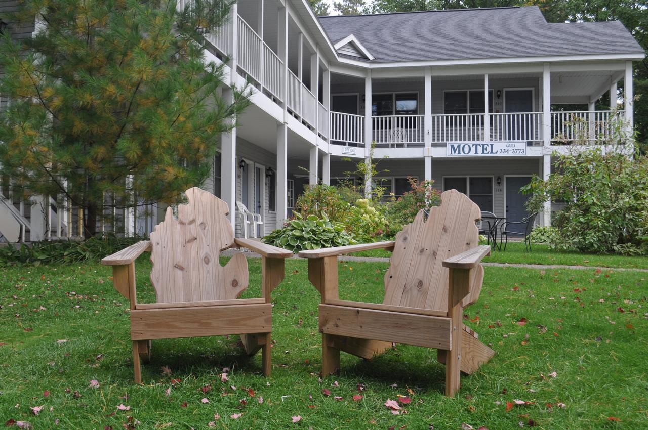 The M-22 Inn Glen Arbor Bagian luar foto
