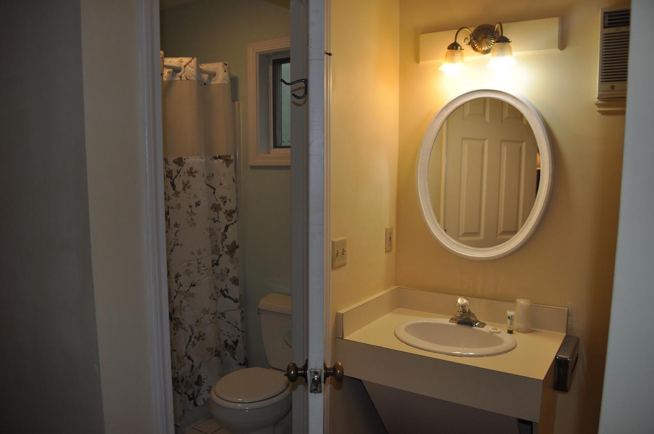 The M-22 Inn Glen Arbor Bagian luar foto