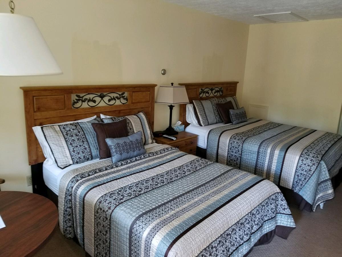 The M-22 Inn Glen Arbor Bagian luar foto